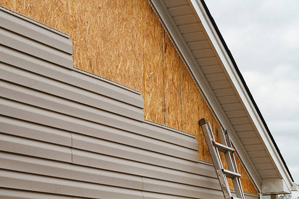 Professional Vinyl Siding technician working in Unionville, NC
